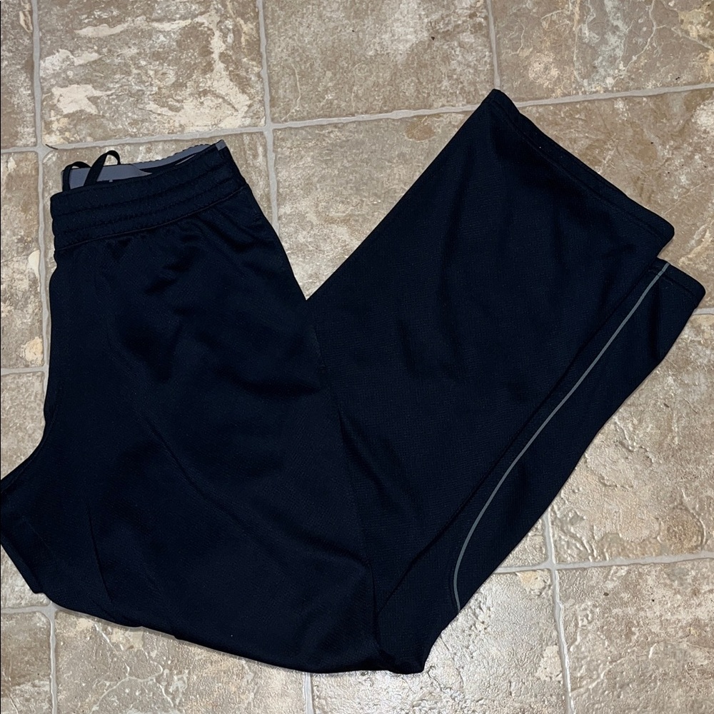 **Last chance** Men’s Under Armour Black Sweatpants